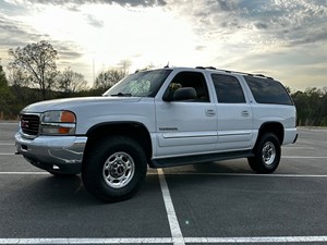 Picture of a 2005 GMC Yukon XL 2500 4WD