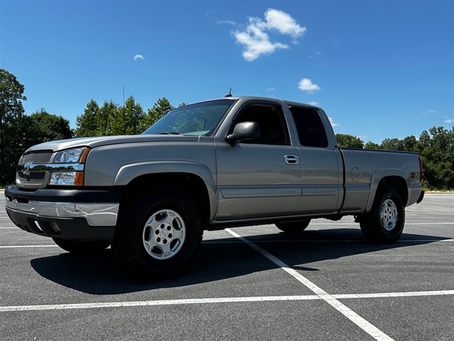 Chevrolet Silverado 1500 LT Ext. Cab Short Bed 4WD in Garner