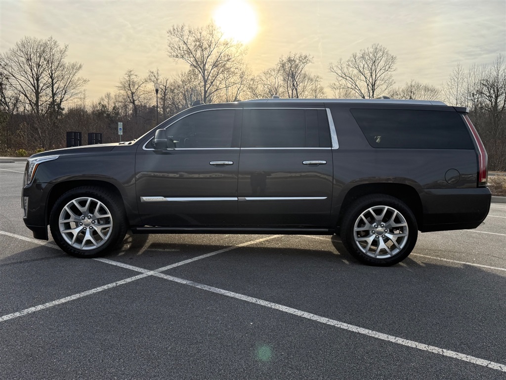 2017 Cadillac Escalade ESV Premium Luxury's photo