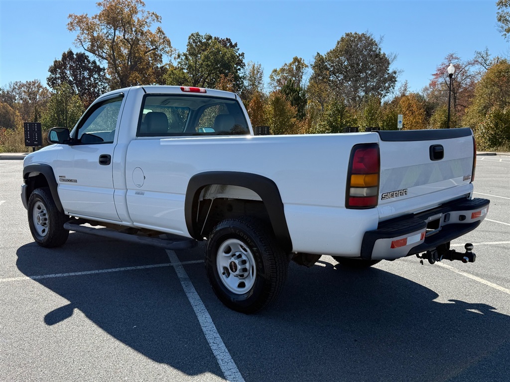 2005 Gmc Sierra SLE photo 3