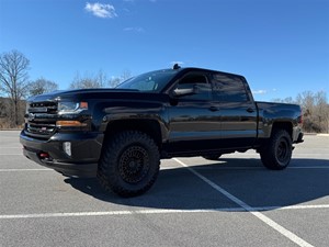 Picture of a 2017 Chevrolet Silverado 1500 LT Crew Cab 4WD