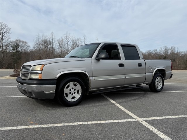 Chevrolet Silverado 1500 LT Crew Cab 2WD in Garner