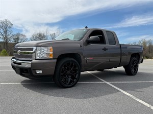 Picture of a 2007 Chevrolet Silverado Classic 1500 LT1 Ext. Cab 2WD