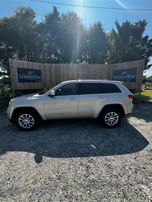 Picture of a 2015 Jeep Grand Cherokee Laredo 2WD