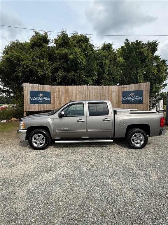Chevrolet Silverado 1500 LT Crew Cab 2WD in Kinston