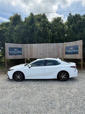 2022 Toyota Camry SE for sale by dealer