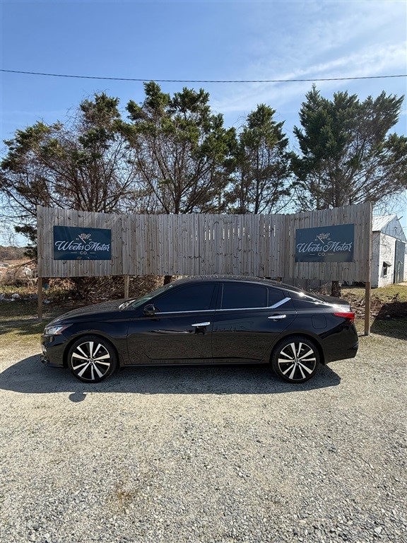 Nissan Altima 2.5 Platinum AWD in Kinston