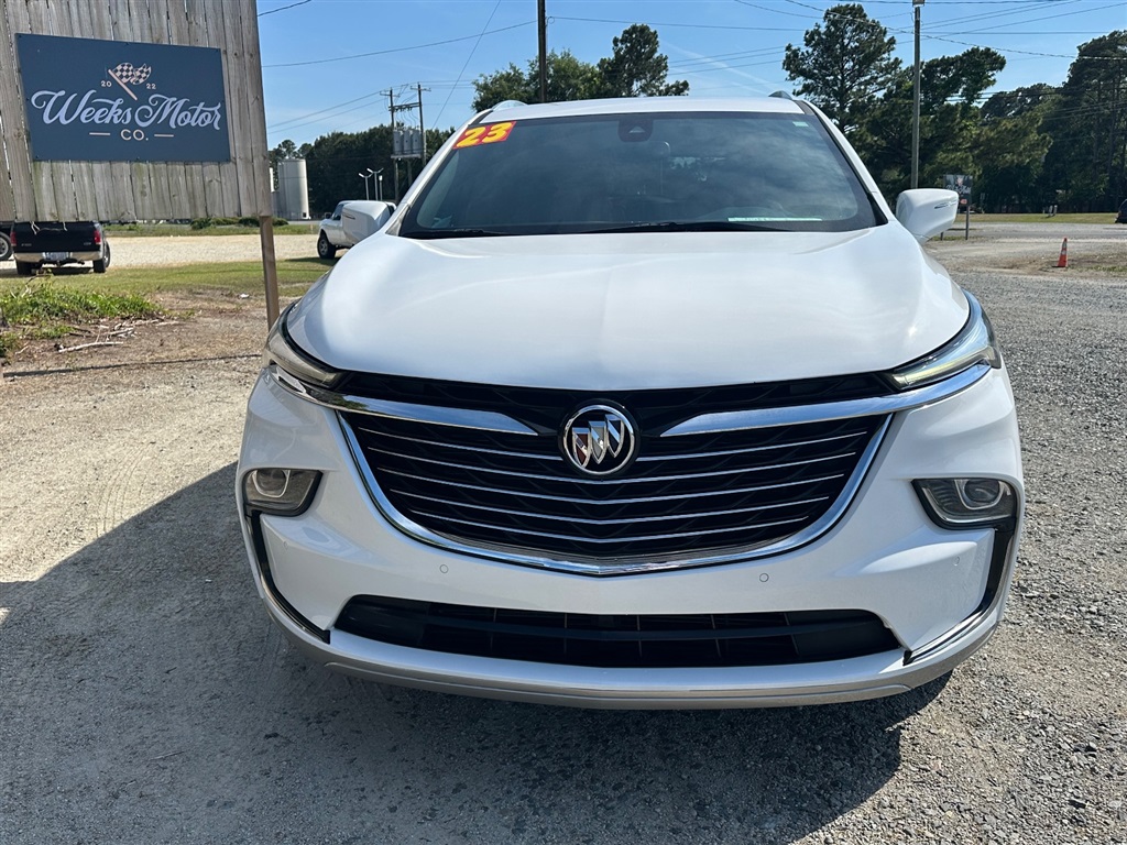 2023 Buick Enclave Essence's photo