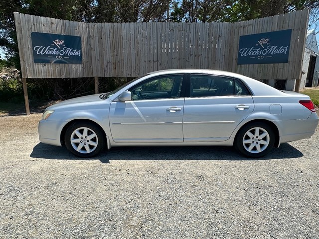 TOYOTA AVALON XL in Kinston