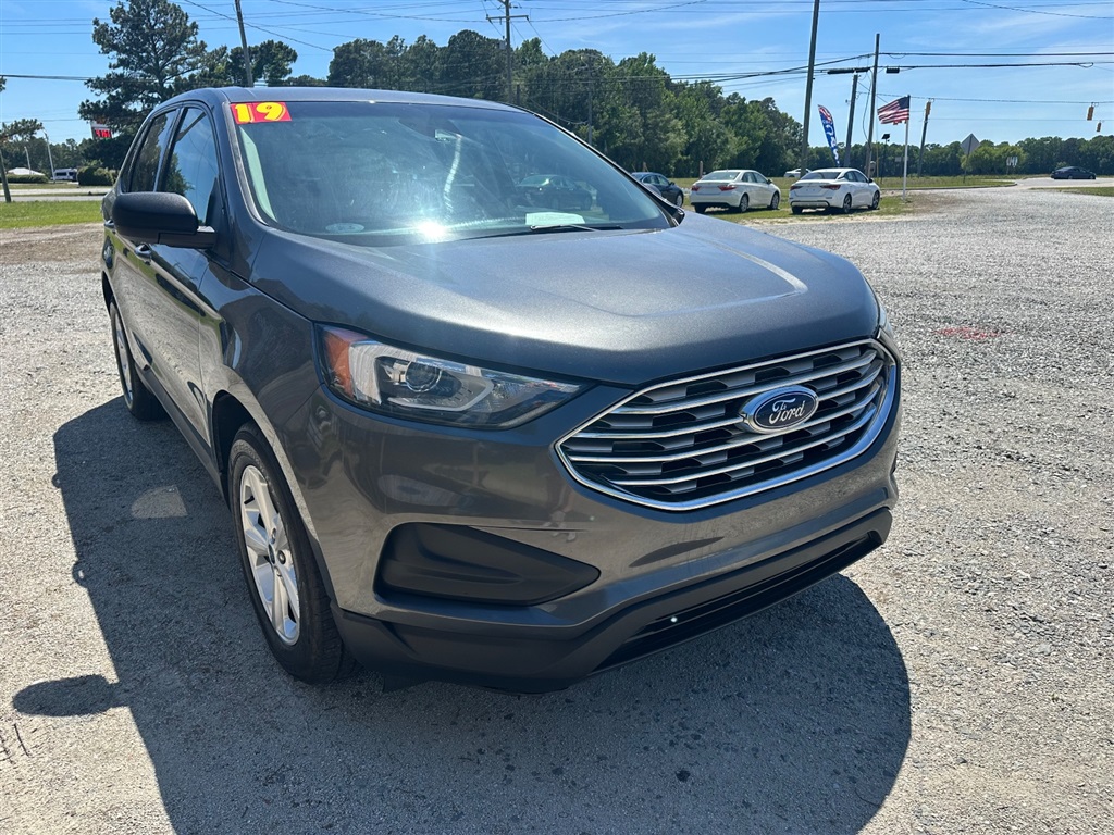 2019 Ford Edge SE's photo