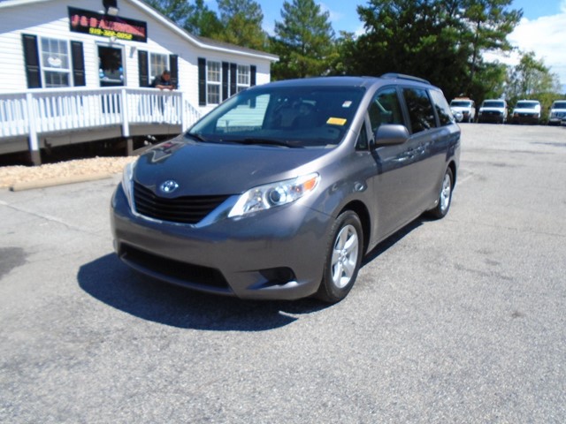 Toyota Sienna LE 8-pass V6 in Raleigh