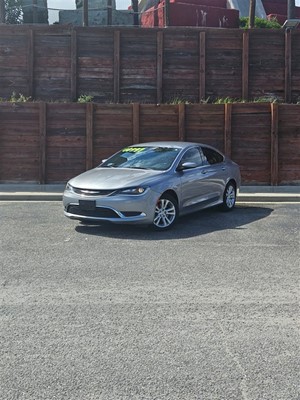 Picture of a 2016 Chrysler 200 Limited