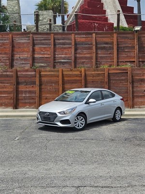 Picture of a 2020 Hyundai Accent SE 4-Door 6A