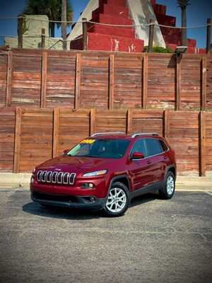 Picture of a 2015 Jeep Cherokee Latitude FWD