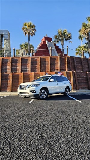 Picture of a 2018 Nissan Pathfinder SV 2WD