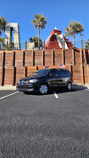 Picture of a 2018 Dodge Grand Caravan SE