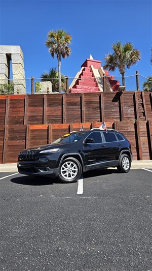 Picture of a 2016 Jeep Cherokee Latitude FWD