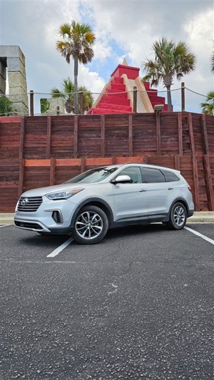 Picture of a 2017 Hyundai Santa Fe SE FWD