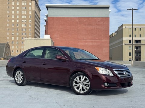 2010 TOYOTA AVALON XL