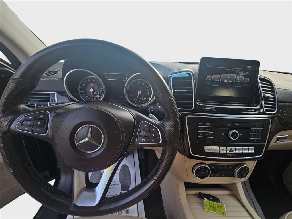 2017 Mercedes Benz GLS 450 4MATIC photo 9
