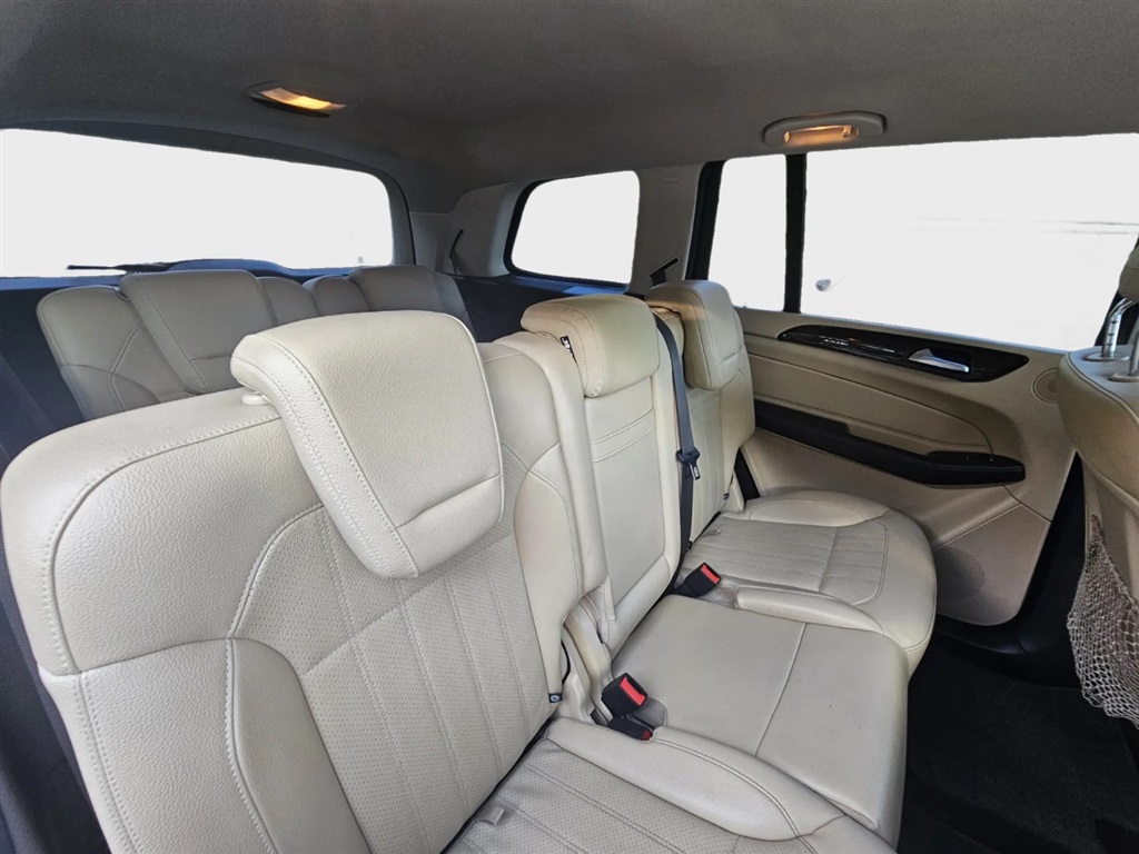 2017 Mercedes Benz GLS 450 4MATIC photo 17