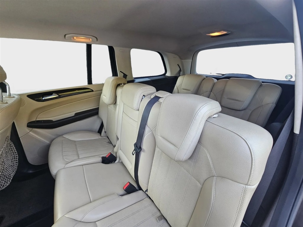 2017 Mercedes Benz GLS 450 4MATIC photo 19
