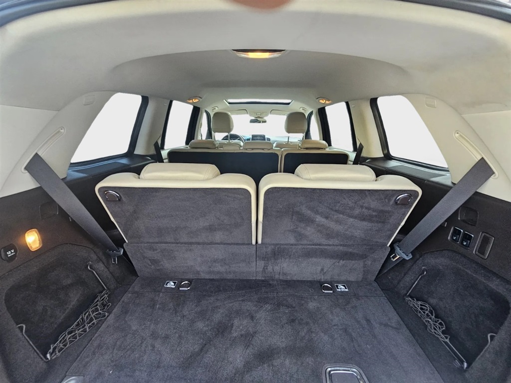 2017 Mercedes Benz GLS 450 4MATIC photo 24