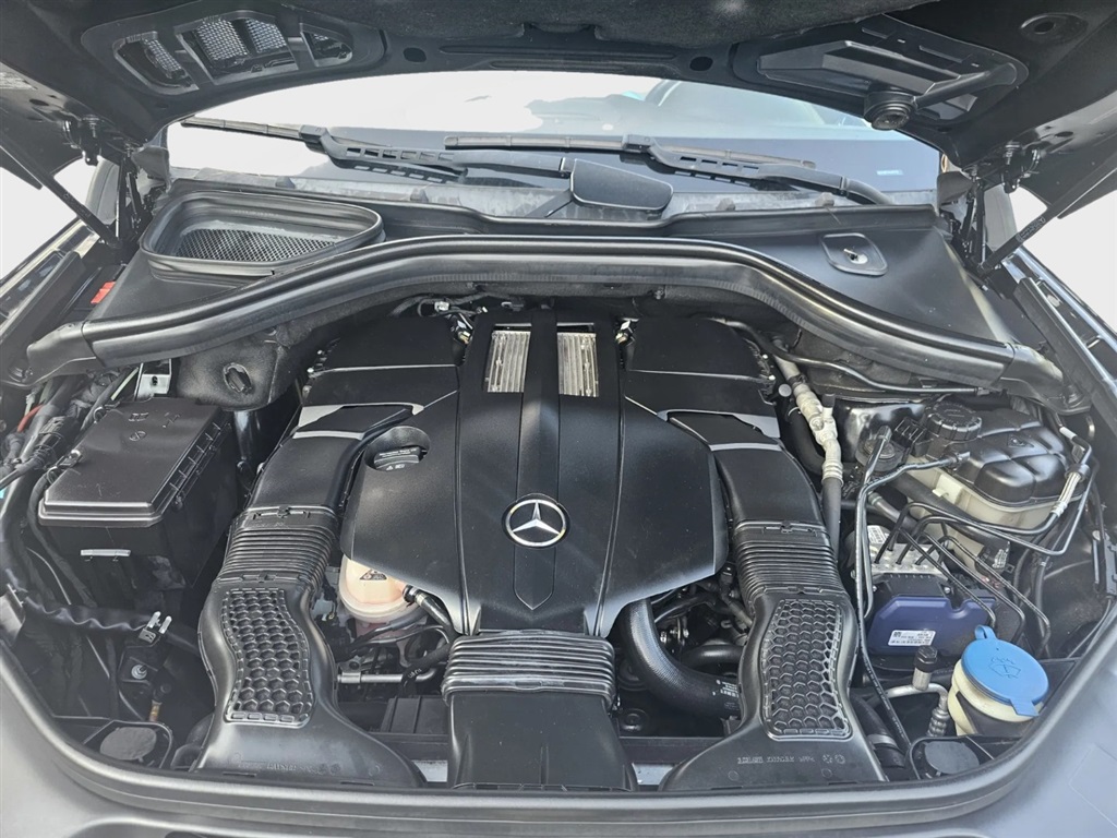 2017 Mercedes Benz GLS 450 4MATIC photo 26