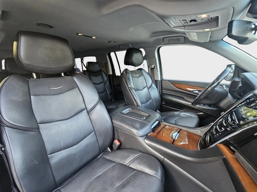 2019 Cadillac Escalade ESV Standard photo 17