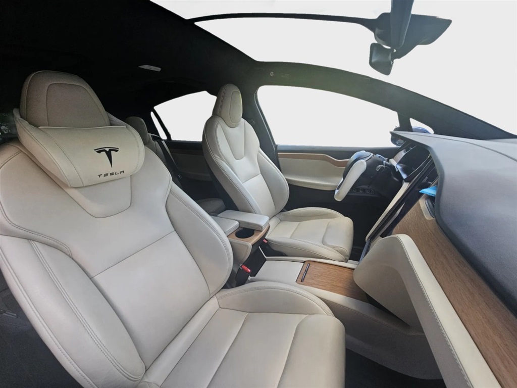 2020 Tesla Model X Long Range photo 16