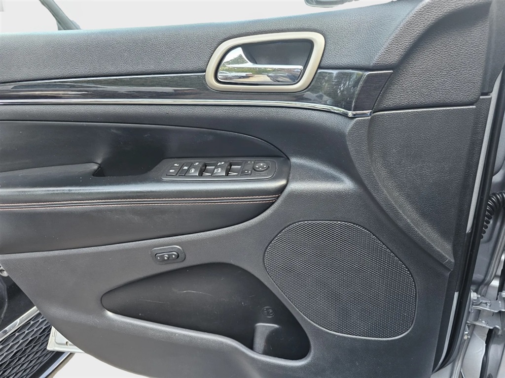 2016 Jeep Cherokee Limited photo 23