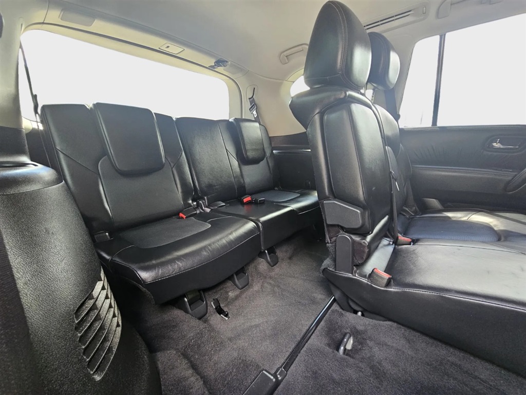2019 Nissan Armada SL photo 21