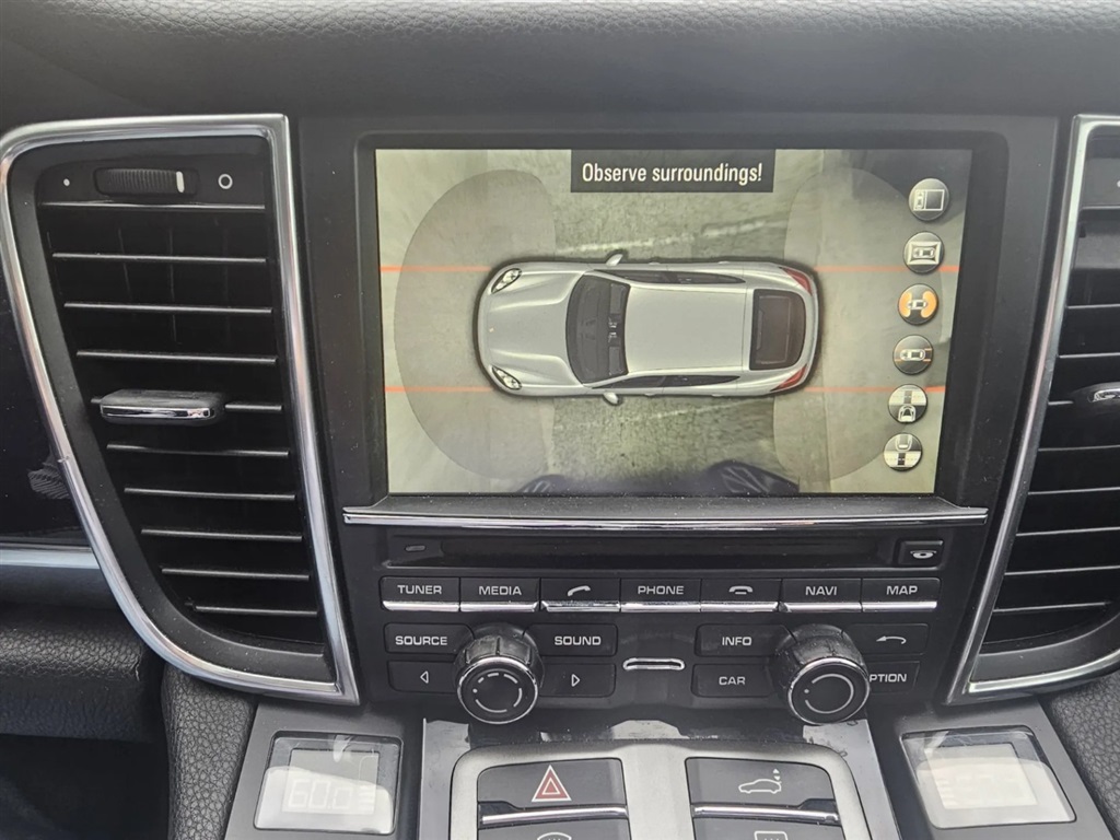 2014 Porsche Panamera 4 photo 17