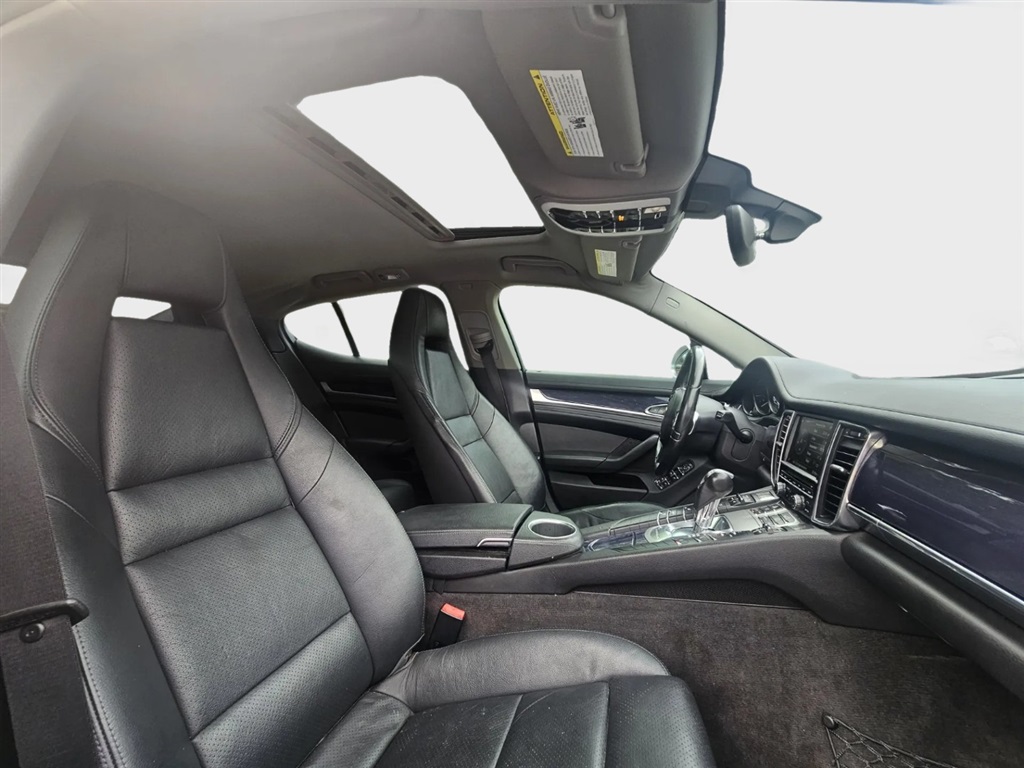 2014 Porsche Panamera 4 photo 23