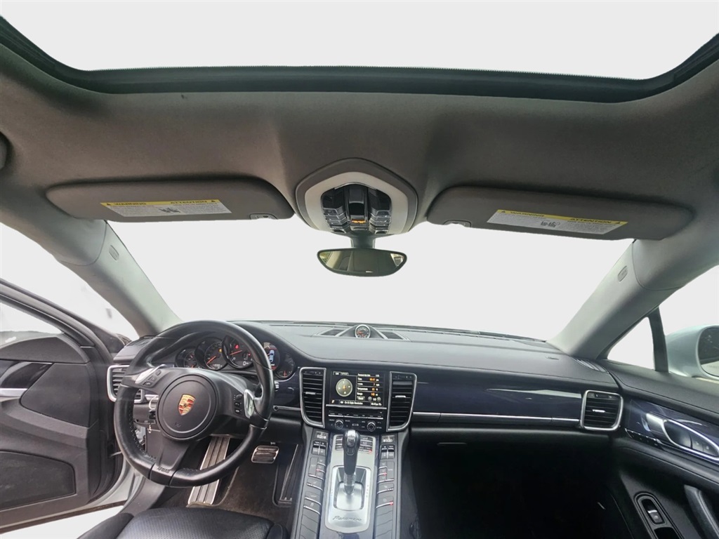 2014 Porsche Panamera 4 photo 27