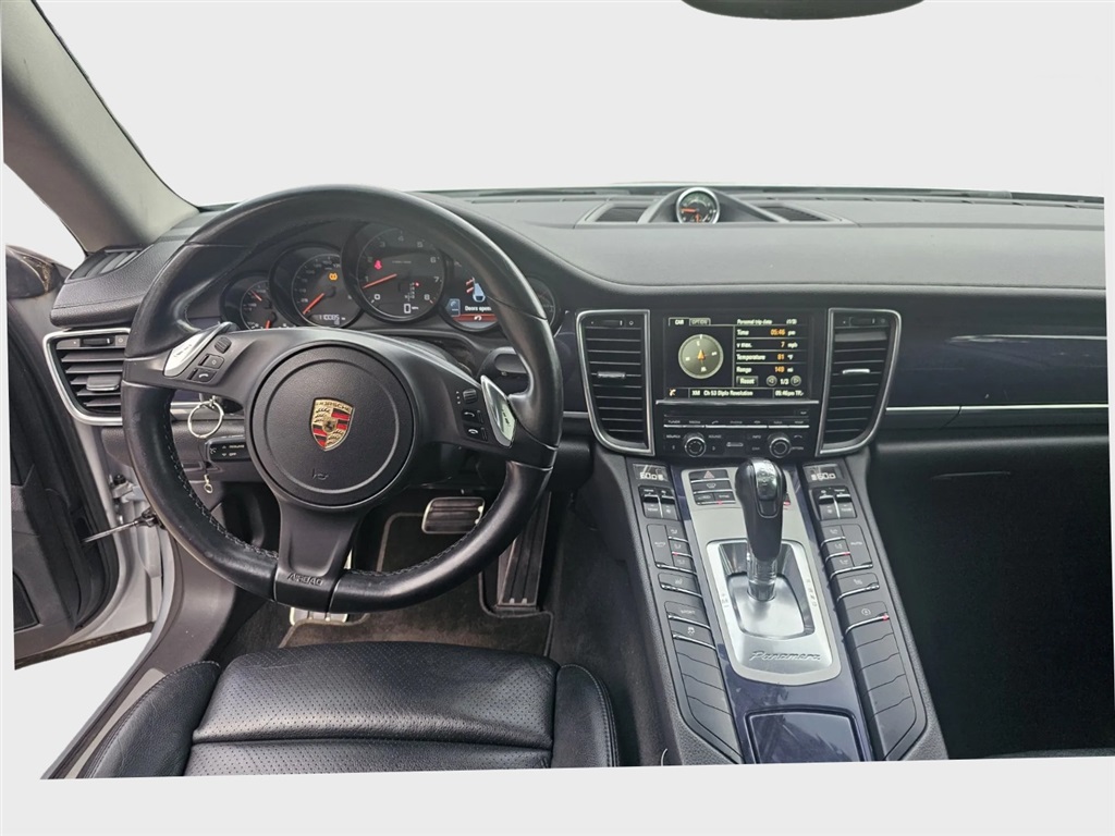 2014 Porsche Panamera 4 photo 28