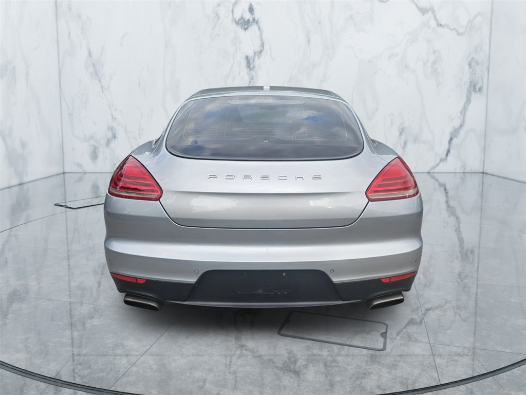 2014 Porsche Panamera 4 photo 7