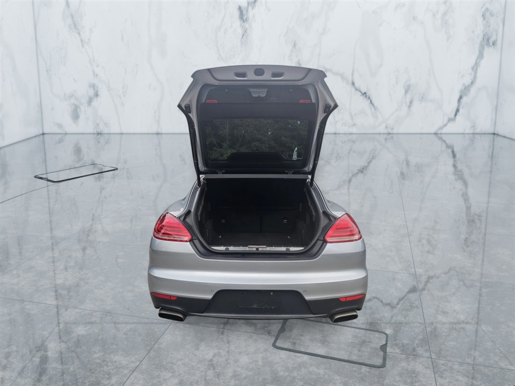 2014 Porsche Panamera 4 photo 8