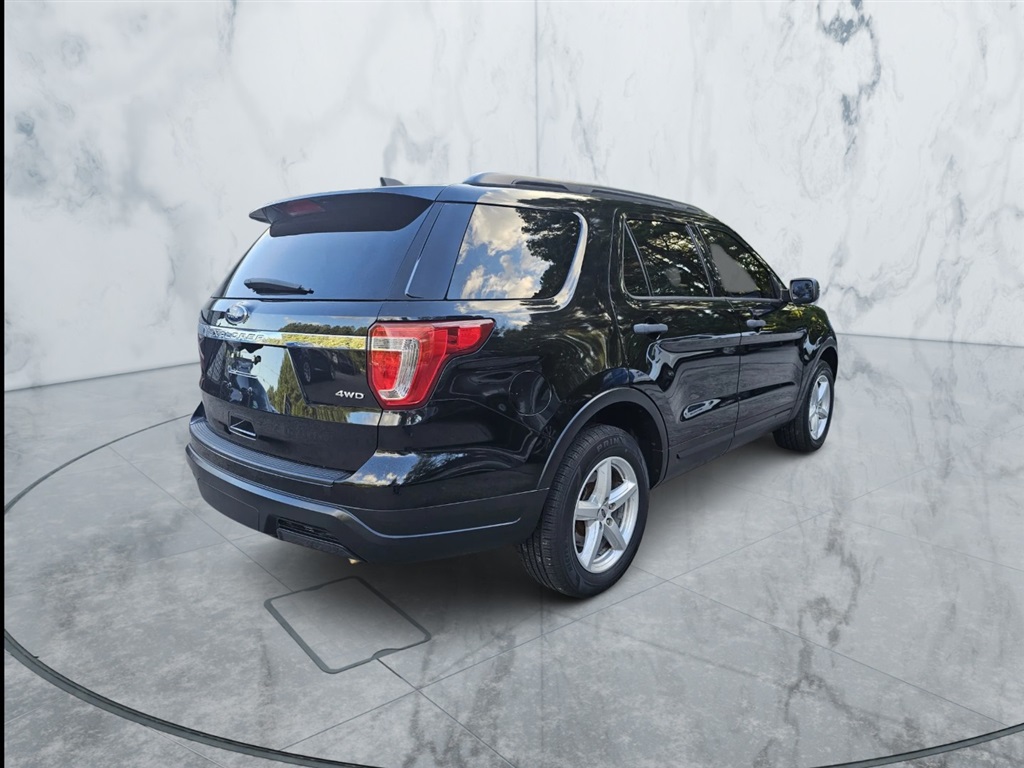 2018 Ford Explorer Base photo 4