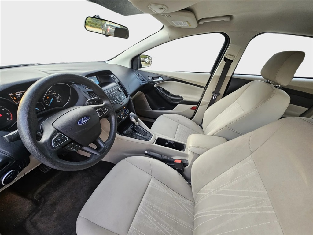2018 Ford Focus SE photo 11