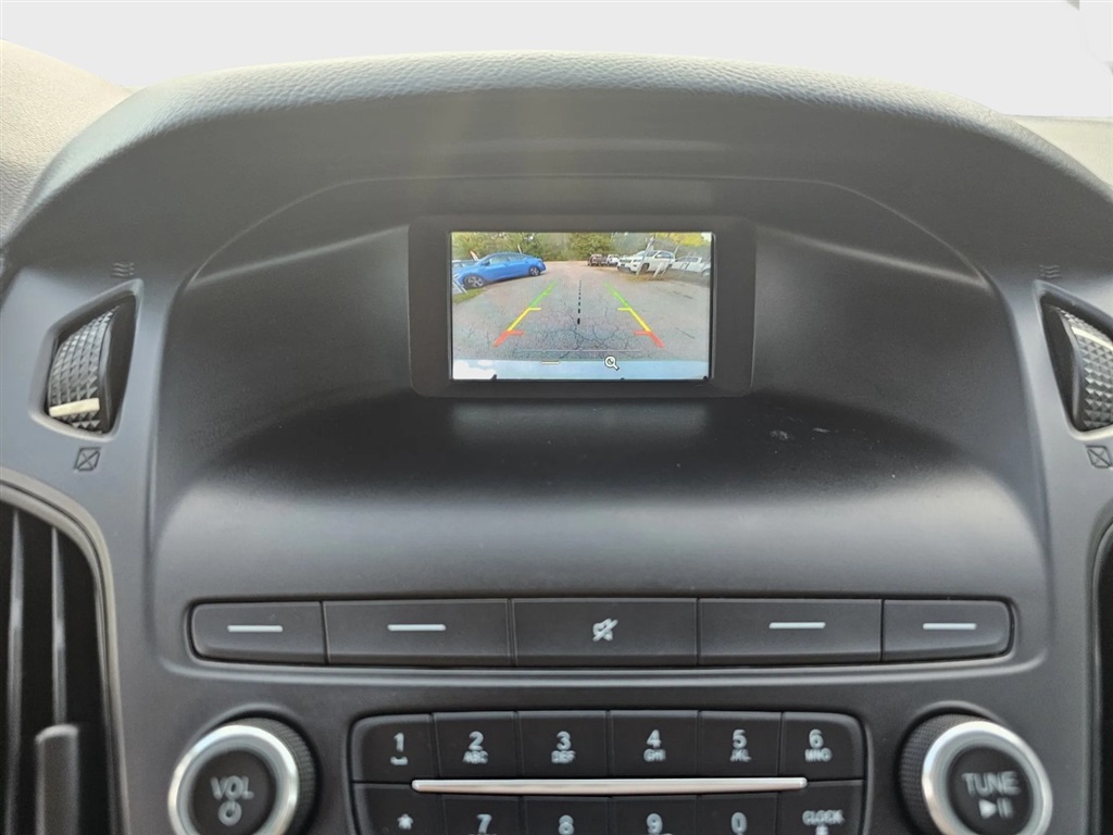 2018 Ford Focus SE photo 15