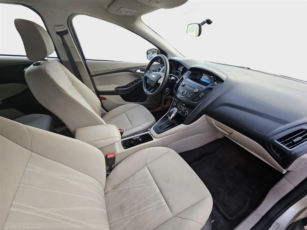 2018 Ford Focus SE photo 17