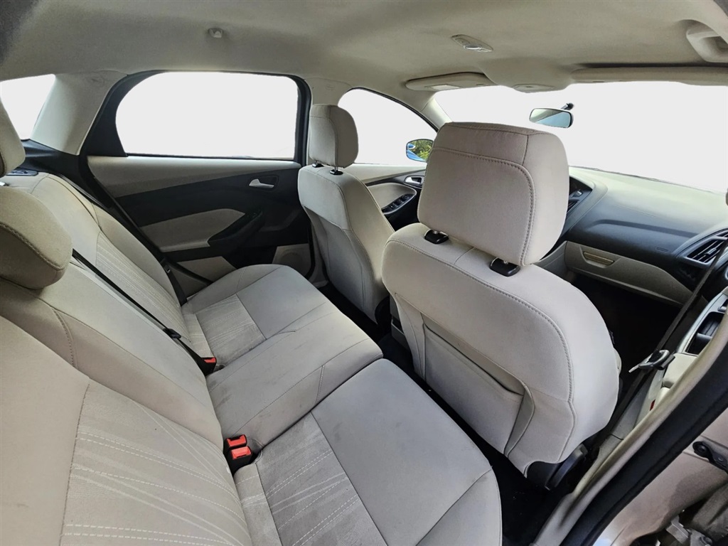 2018 Ford Focus SE photo 20