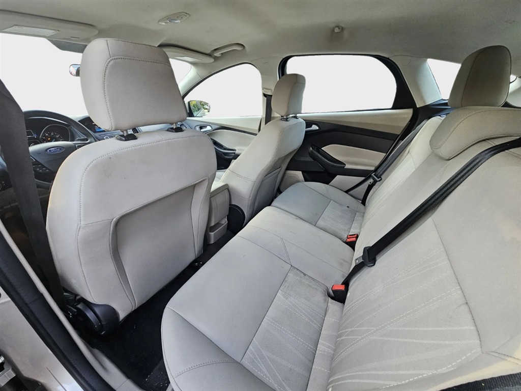 2018 Ford Focus SE photo 22
