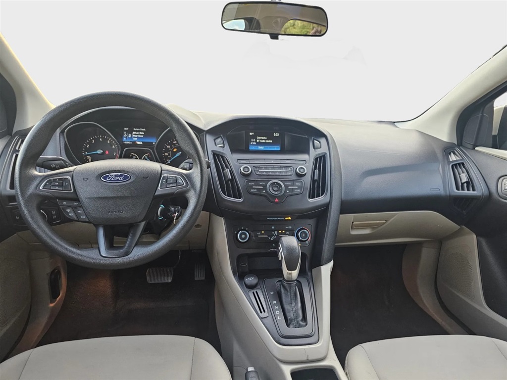 2018 Ford Focus SE photo 9