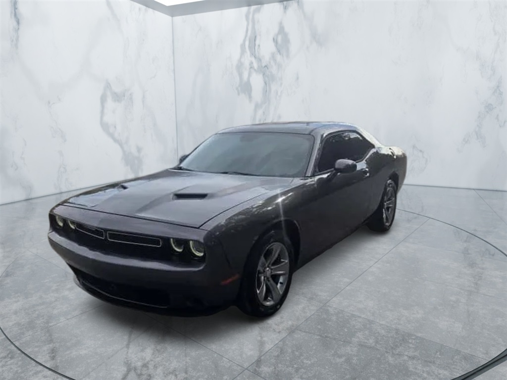 2016 Dodge Challenger SXT photo 3