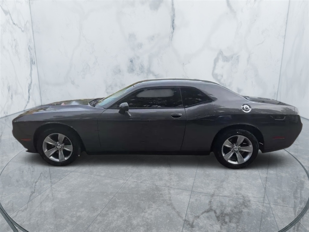 2016 Dodge Challenger SXT photo 4