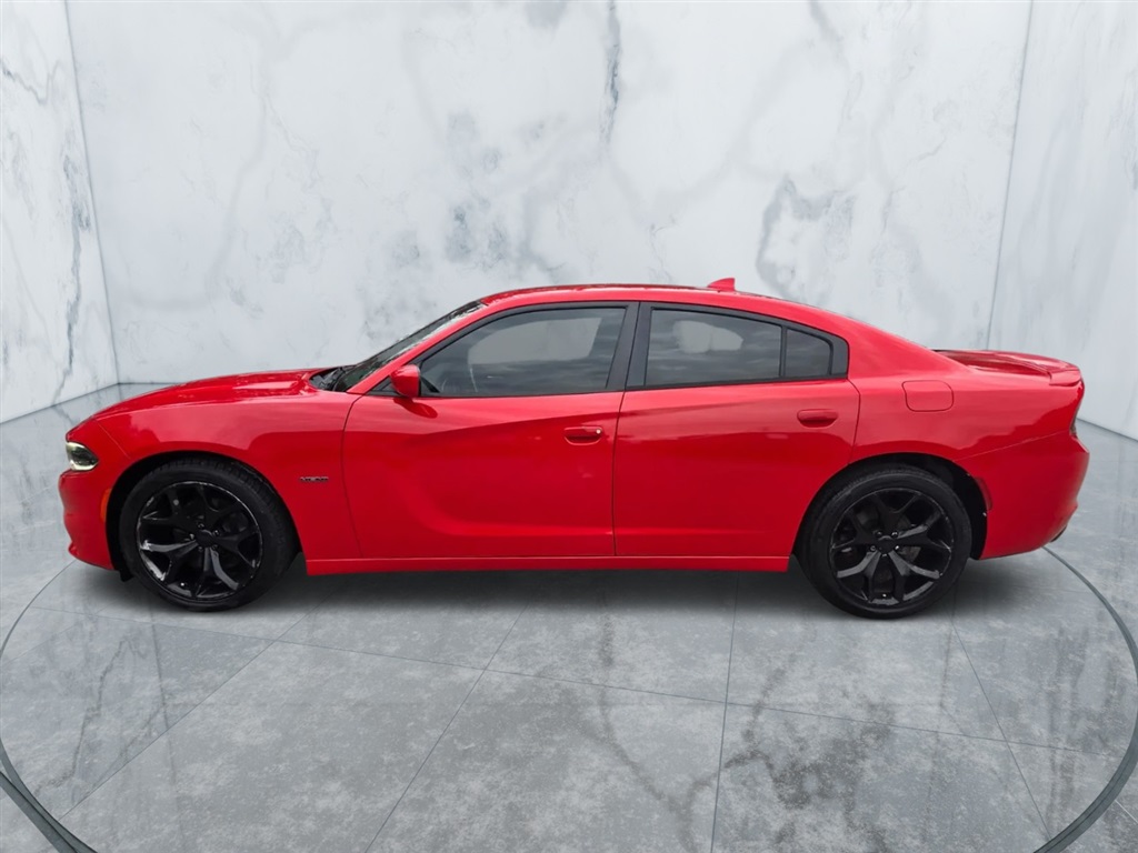 2017 Dodge Charger R/T photo 4