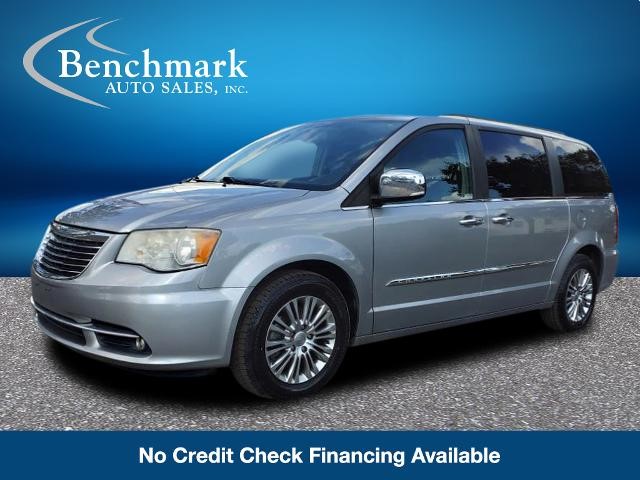 Chrysler Town and Country Touring-L