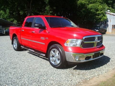 2017 RAM 1500 SLT Crew Cab SWB 4WD